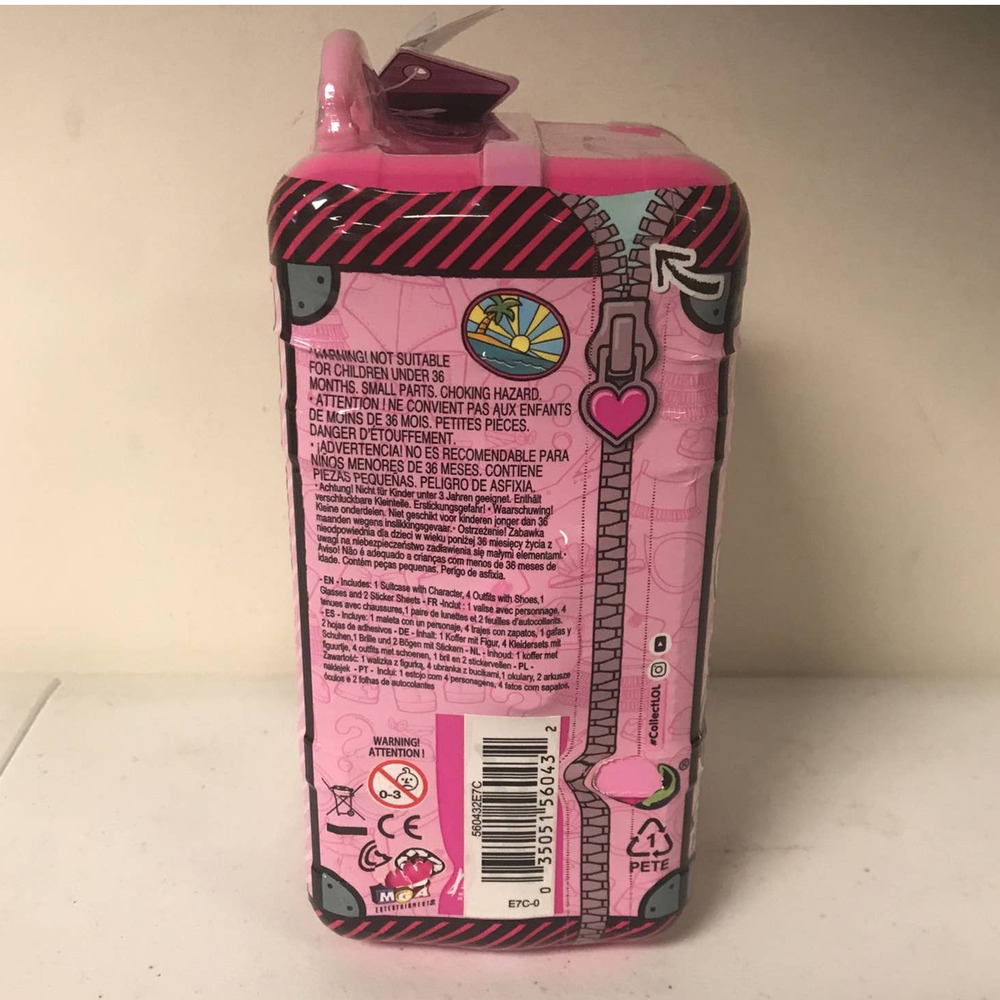 L.O.L. Surprise! Style Suitcase Electronic Playset - D.J. - Picture 8 of 9